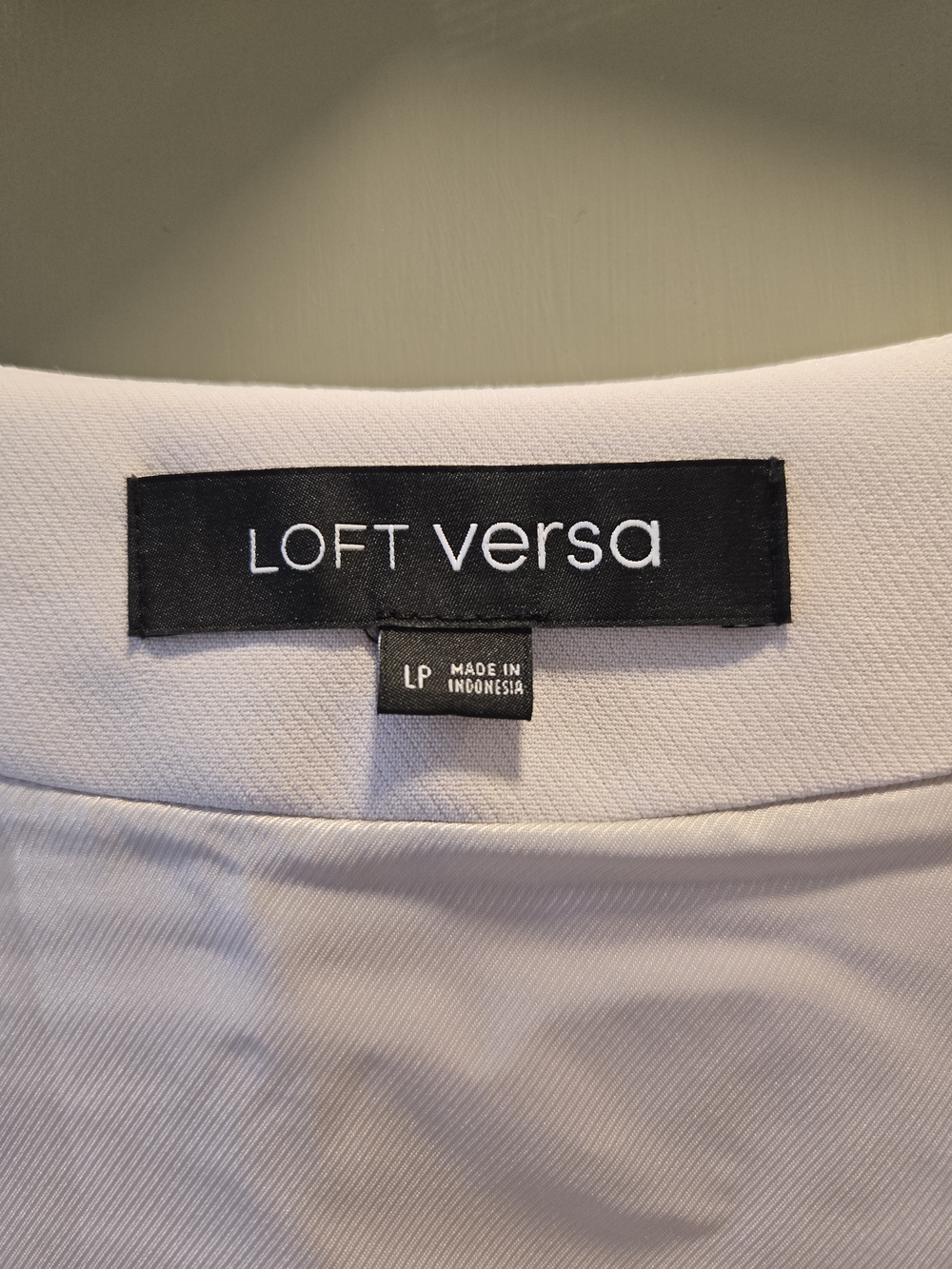 LOFT | Versa Crepe Drape Tank Pocket Vest LP - Picture 8 of 10